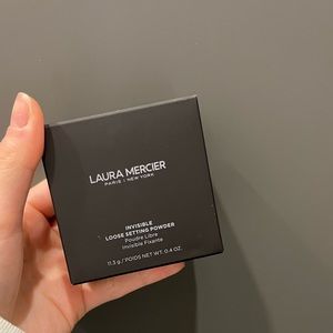LAURA MERCIER INVISIBLE LOOSE SETTING POWDER